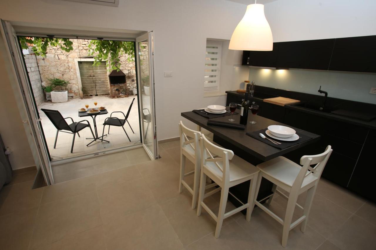 Apartmani Tri Bunje Tribalj Exterior foto